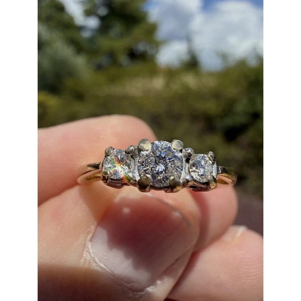 Vintage 14k Solid Yellow Gold Natrual Earth Mined Diamond Ring - Size 6 2.94g